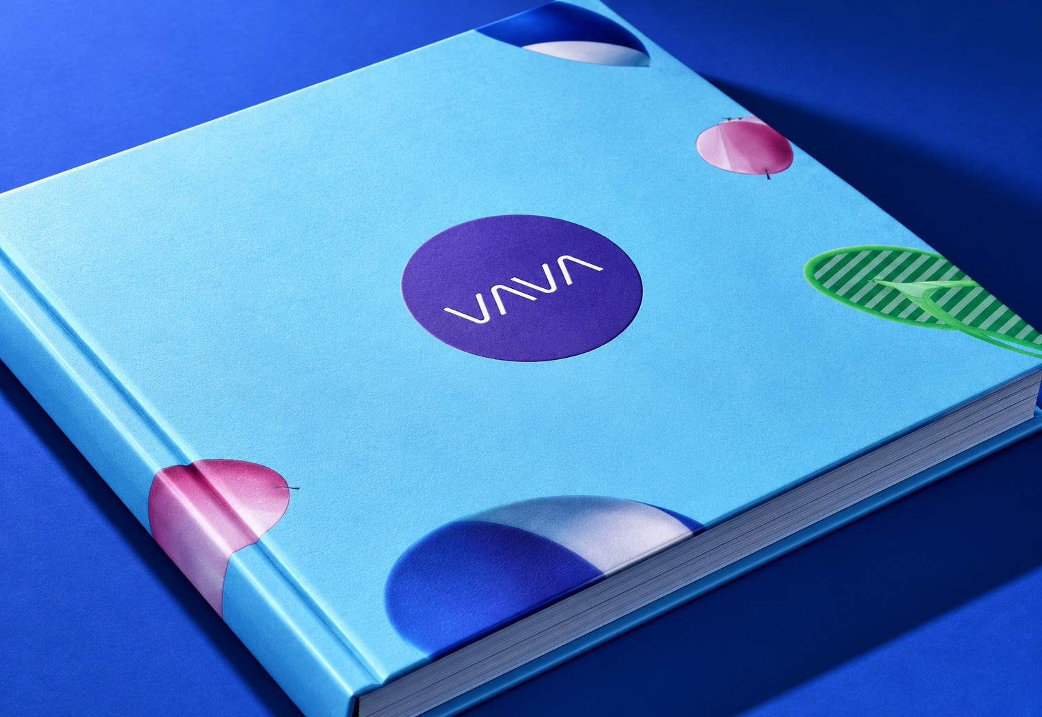 VAVA 品牌画册样机